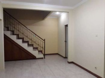 Rumah siap huni Hoek di bintaro jaya