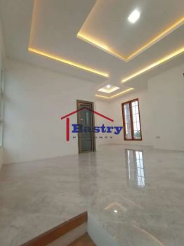 Rumah Kota Batu Swimming Poll