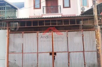 Rumah lokasi strategis siap huni di Taman Ratu(TR136)