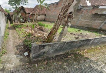 Tanah Sleman, Timur RS Queen Latifa