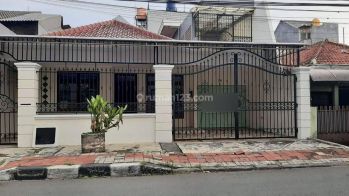 Rumah Besar Pinggir Jalan Bisa untuk usaha di tanjung duren(TD110)