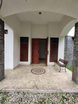 Rumah Dijual Modern Nyaman di Setra Indah