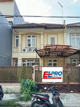 Rumah Semi Furnish Depan Taman Harga Murah Di Taman Palem