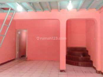 kios dalam perumahan warga