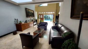 Dijual Rumah dekat stasion MRT.