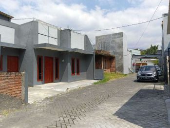 RUMAH MURAH 500 JUTA TERAWAT DI BATU KAWASAN WISATA TENGAH KOTA