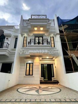 RUMAH 2 LANTAI + ROOF TOP DALAM CLUSTER