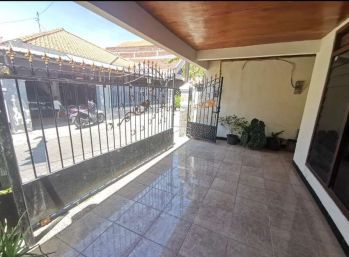 Sewa Kontrak Rumah Minimalis Baru Renov Strategis Pusat Kota Surabaya