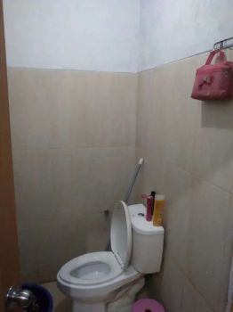 Dijual rumah strategis 2 lt dkt pintu tol Sawangan