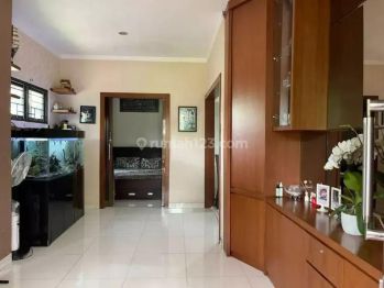 Di Jual Rumah di Emerald Teracce Blok A Bintaro Sektor 9