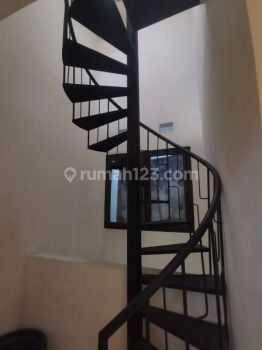 Disewakan Rumah Kota Baru Parahyangan, SHM