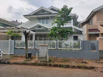 Rumah Bagus  2 Lantai Full Furnished di Bintaro
