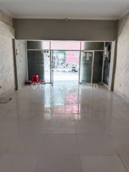 Ruko mangga besar tepi raya jalan pusat niaga