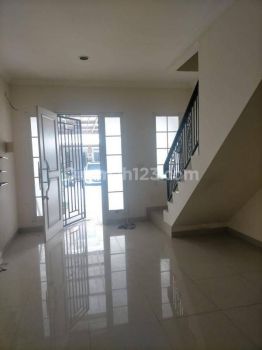 Rumah green lake city cluster west eroupe 4x15 bagus