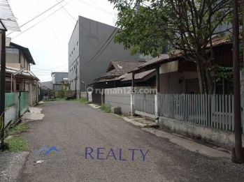Rumah di Jl. Ancol Butuh Renovasi Lokasi Strategis Tengah Kota