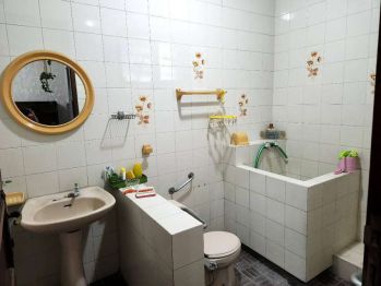 Dijual Rumah Terawat Siap Pakai di Dharmahusada Indah Timur