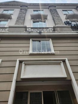 Ruko di Ruko CBD
green lake city
Jakarta barat Bagus