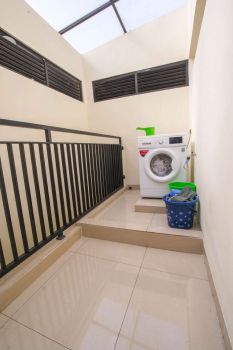 Kost Susilo Jendela Keluar Ada Laundry Fully Furnished Dekat UNTAR