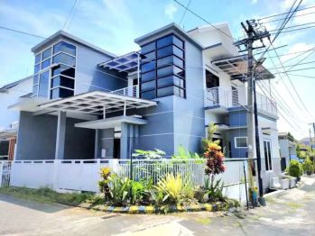 DI JUAL RUMAH HOOK LOKASI JALAN CANDI MENDUT SUHAT