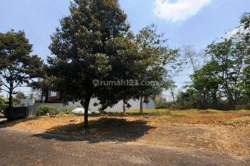 Tanah Siap Bangun di Villa Golf Megah Araya