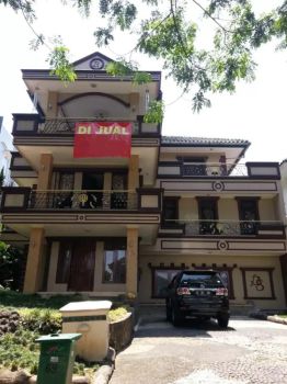 Rumah Minimalis Cantik dengan Private Pool di Sentul City, Bogor