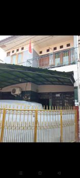 Dijual rumah 2 lantai berikut isinya di bintara 15,bekasi barat.