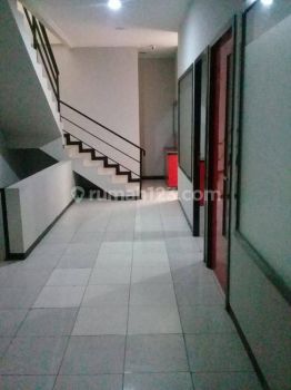 Buah Batu Terusan Ruko Disewakan 3 Lantai Parkiran Luas Lokasi Oke Strategis