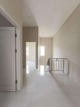 Dijual rumah baru duri kosambi 2 lantai full bangunan