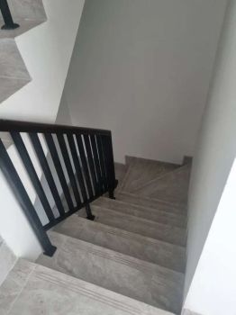 Di jual cepat rumah di lavon 2 cluster margonite ( nego )