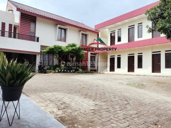 Rumah Semi Furnish plus kantor dilengkapi dengan kolam renang di area sektor 2