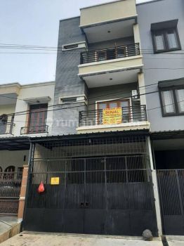 Rumah Siap Huni Jalan Besar Strategis di Tanjung Duren(TD217)