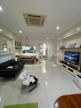 Rumah  cepat di pik 1 sudah di renov full bangunan rapi bagus siap huni