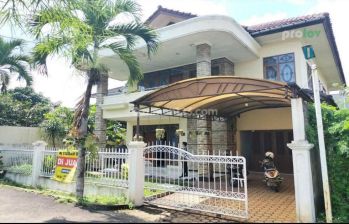 Rumah 2lt Bangunan Luas, Lokasi Strategis di Sayap Antapani