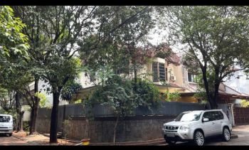 Di Jual Rumah Mewah Di Pondok Indah Dengan View Depan Taman