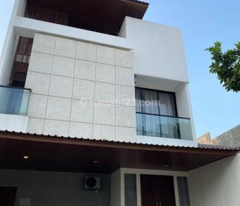 Dijual Cepat Rumah Mewah 3 Lantai di Bukit Serpong Mas