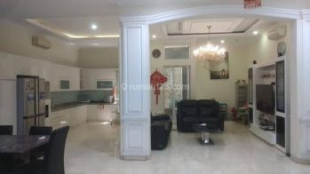 Disewakan Rumah Crown Golf Boulevard PIK, Uk: 8x25 Full Furnished