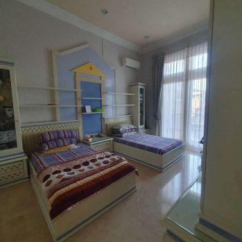 Rumah Classic 2 Lantai Full Marmer di Graha Famili Golf View