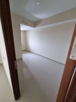 Dijual Rugi New Gress Apartement 2BR Grand Dharmahusada Lagoon