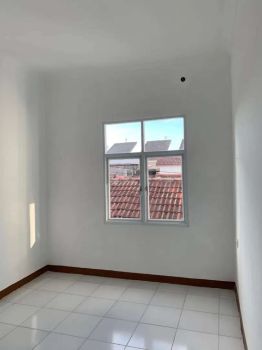 Kost Putri Serpong, Sektor Catalina, Tangerang (parkir luas-free WiFi)
