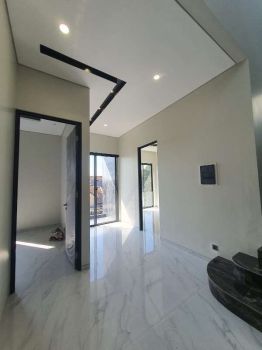 RUMAH 3 lantai split level DI CITRALAND Eastwood SURABAYA BARAT