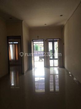 Sewa Rumah Bagus Di Kompleks Muara SHM Semi Furnished 1 Lantai