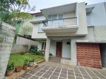 Minimalis Modern‼️Rumah Cantik Wisma Bungurasih Waru Sidoarjo
