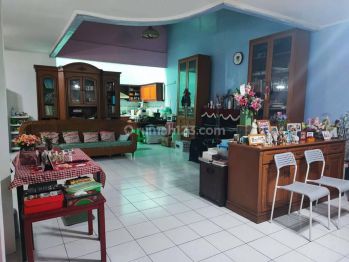 Rumah Besar Kamar Banyak Hadap Barat Di Citra Garden 2 Extension