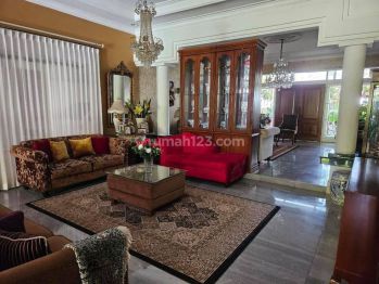 Rumah siap huni di Sarijadi 2 Lantai Semi Furnished