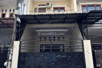 Non.642 Rumah Second 3 Lantai Tanjung Duren Jakarta Barat