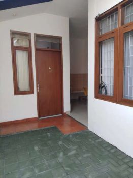 Disewakan rumah di komplek Puridago Antapani