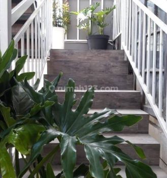 Rumah Dijual Kost Premium, lokasi 
Surya Sumantri
Main Road