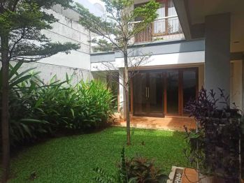 Disewa Rumah di terusan Hang Lekir Senayan Jakarta Selatan