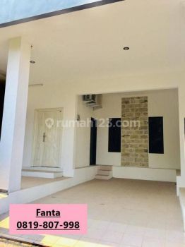 Rumah Bagus 3 Lantai Siap Huni Dalam Komplek Bintaro Jaya 11500 ra