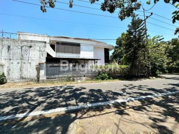 RUMAH COCOK UNTUK GUEST HOUSE DI KERTOMENANGGAL SURABAYA DEKAT A.YANI DAN PETRA